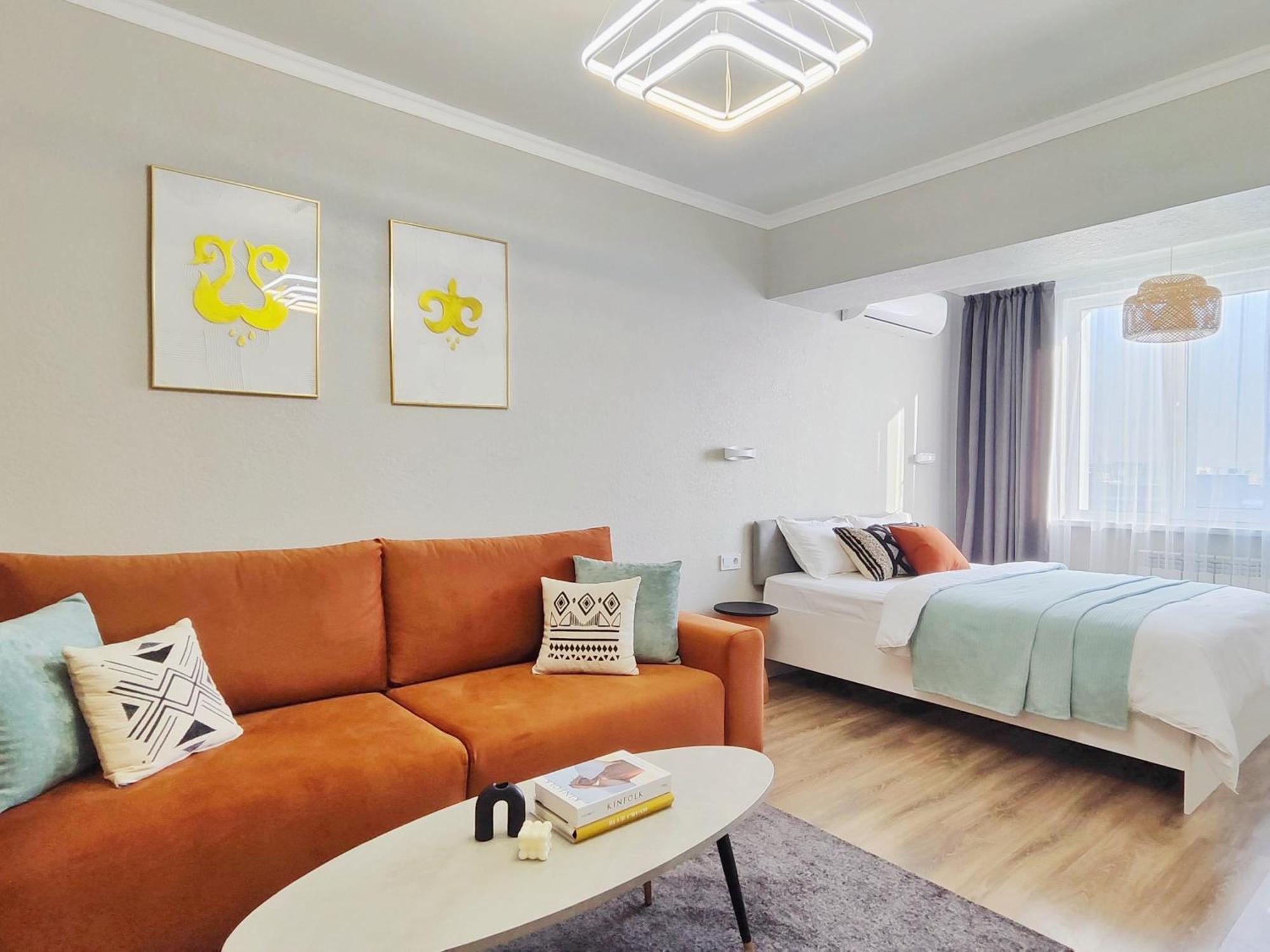 Modern Apartment In Golden Square الماتي المظهر الخارجي الصورة